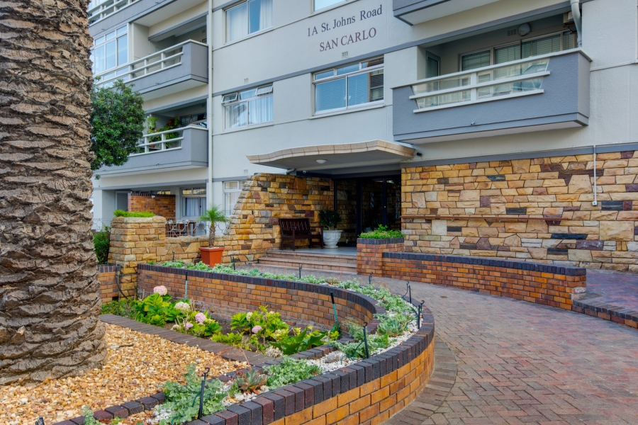 1 Bedroom Property for Sale in Sea Point Western Cape